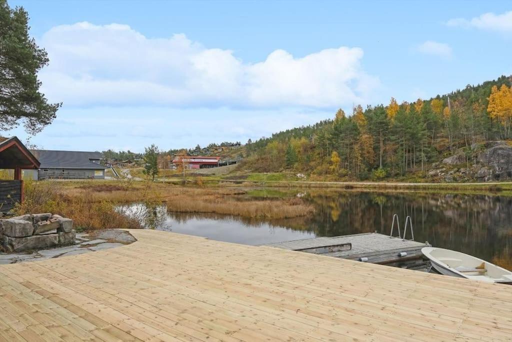 Cozy With Great View And Immediate Proximity To The And Swimming Area Holiday home Vradal